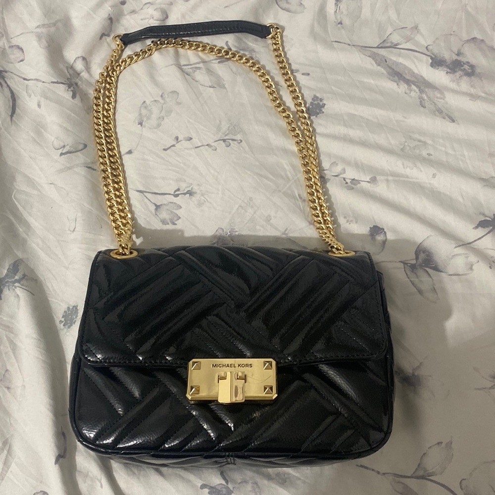 Michael Kors Peyton Medium Quilted Leather shoulder/ crossbody bag